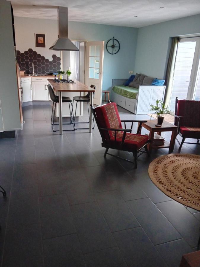 B&B Typisch Lelies Liessel Buitenkant foto