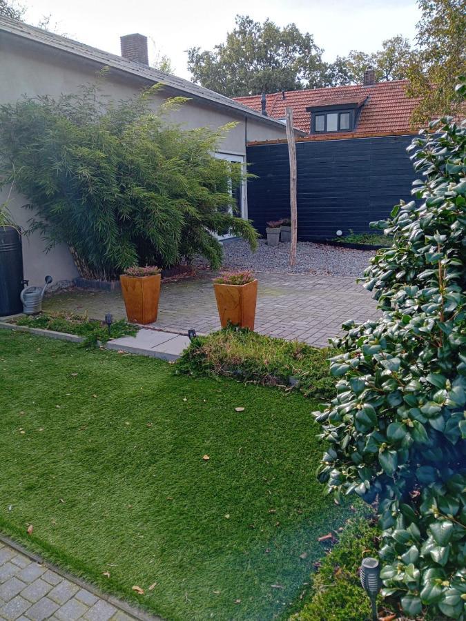 B&B Typisch Lelies Liessel Buitenkant foto